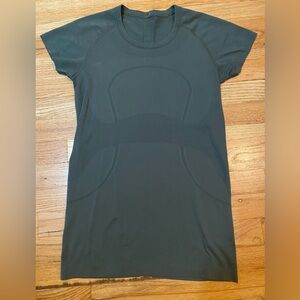 Lululemon women’s swiftly Tech t-shirt